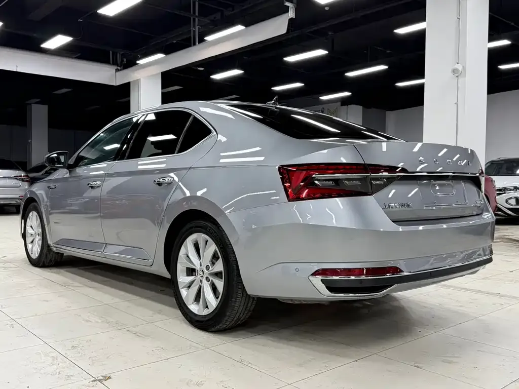 Skoda Superb 2022 из CN, фото 10