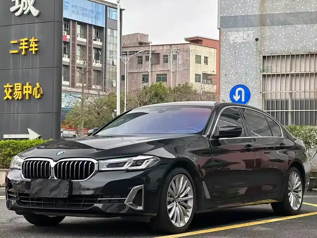 BMW 5 Series — фото 1
