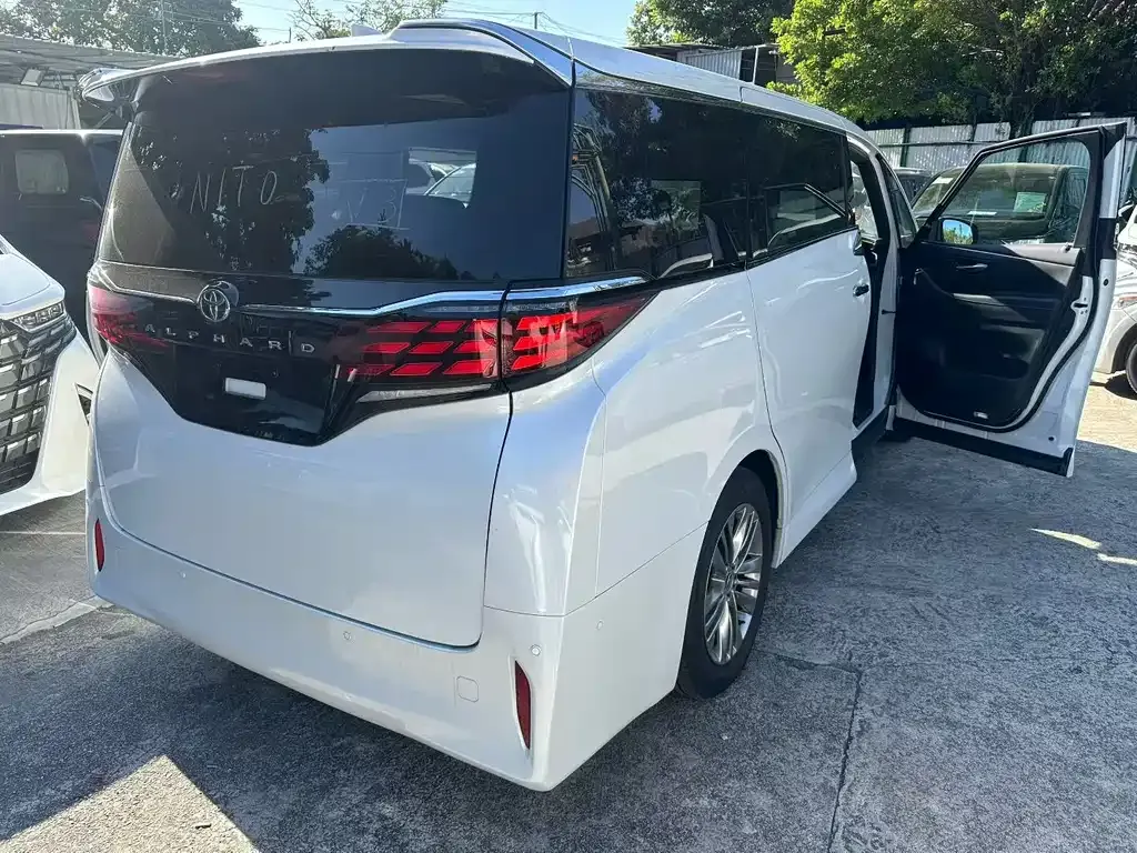 Toyota Alphard 2026 из CN, фото 10