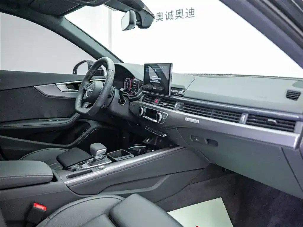 Audi A4L 2025 из CN, фото 7