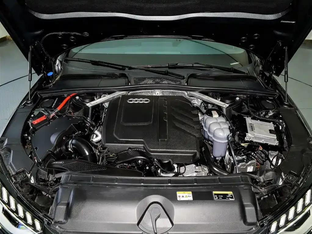 Audi A4L 2025 из CN, фото 4