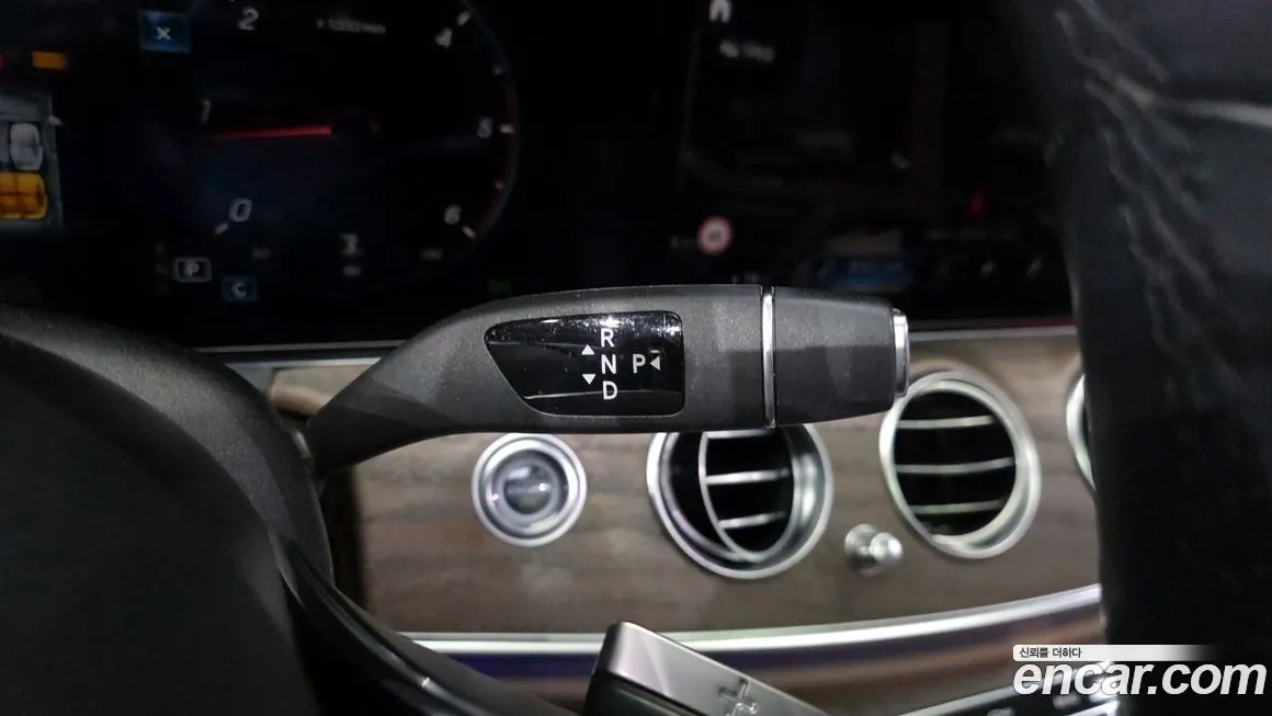 Mercedes-Benz E-Class 2021 из KR, фото 2