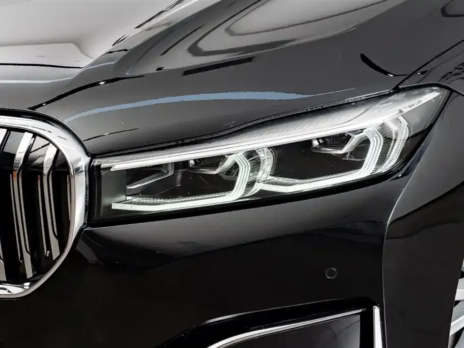 BMW 7 Series — фото 10