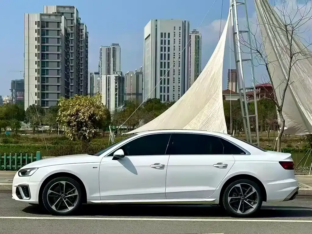 Audi A4L — фото 7