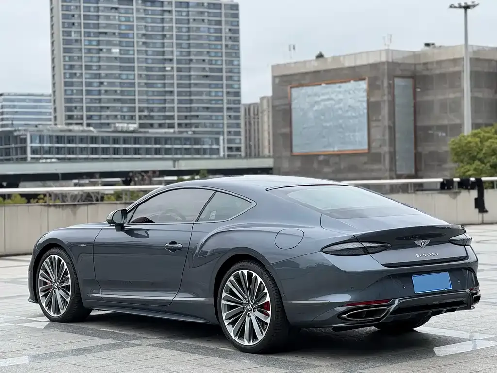 Bentley Continental PHEV 2025 из CN, фото 10