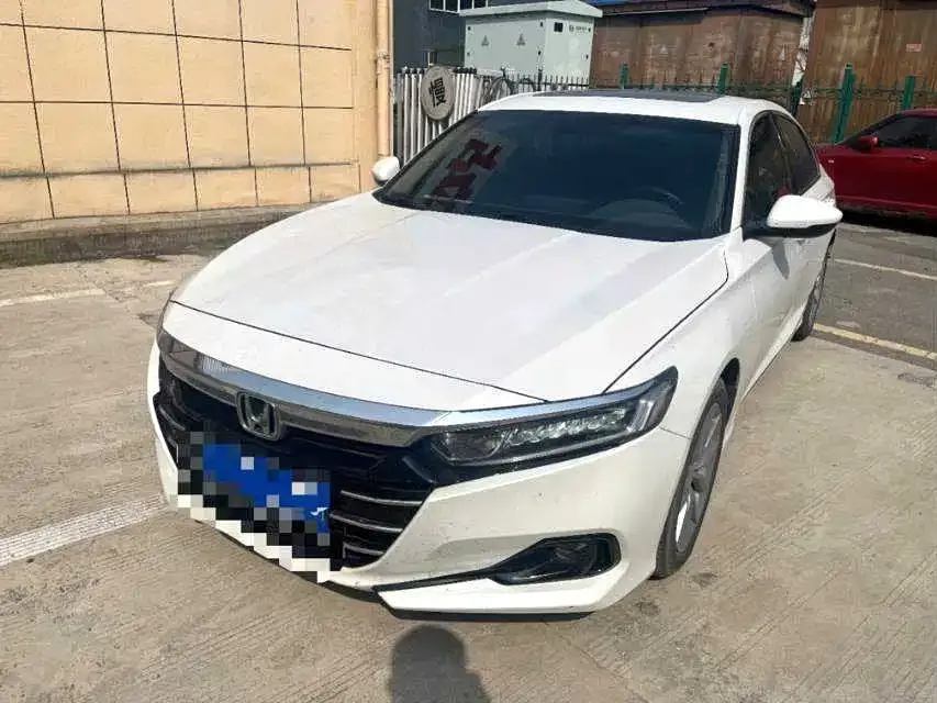 Honda Accord — фото 1