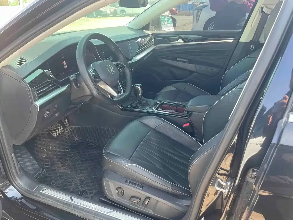 Volkswagen Passat 2023 из CN, фото 9