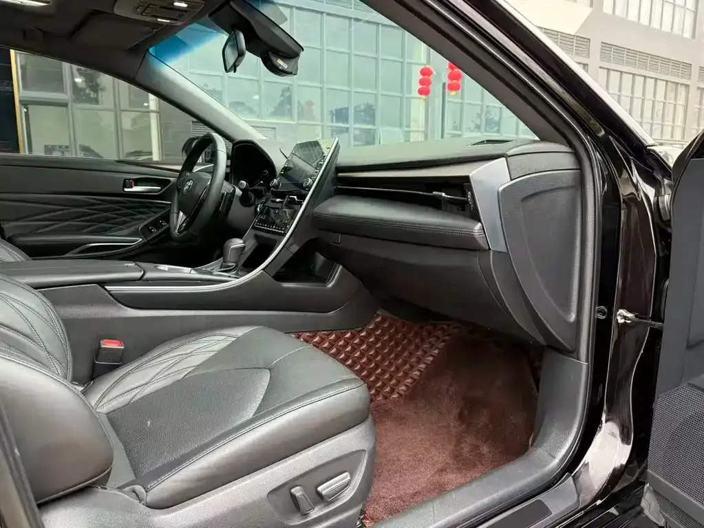 Toyota Avalon — фото 10
