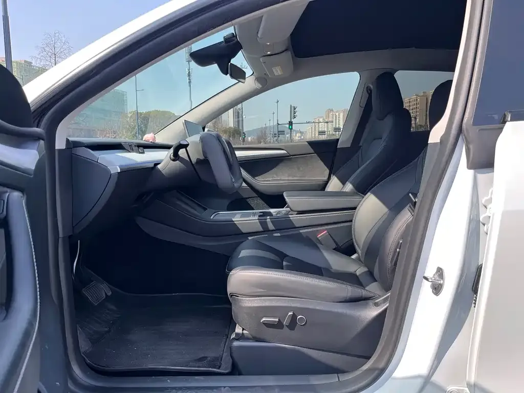 Tesla Model Y 2024 из CN, фото 8