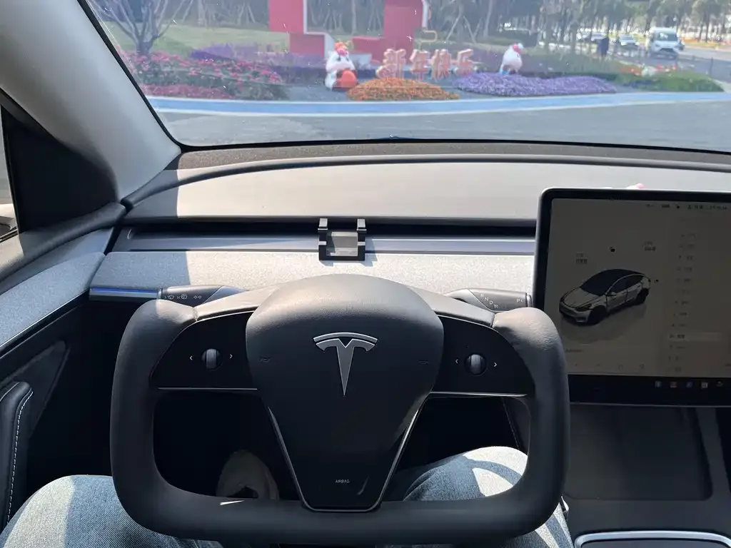 Tesla Model Y 2024 из CN, фото 2