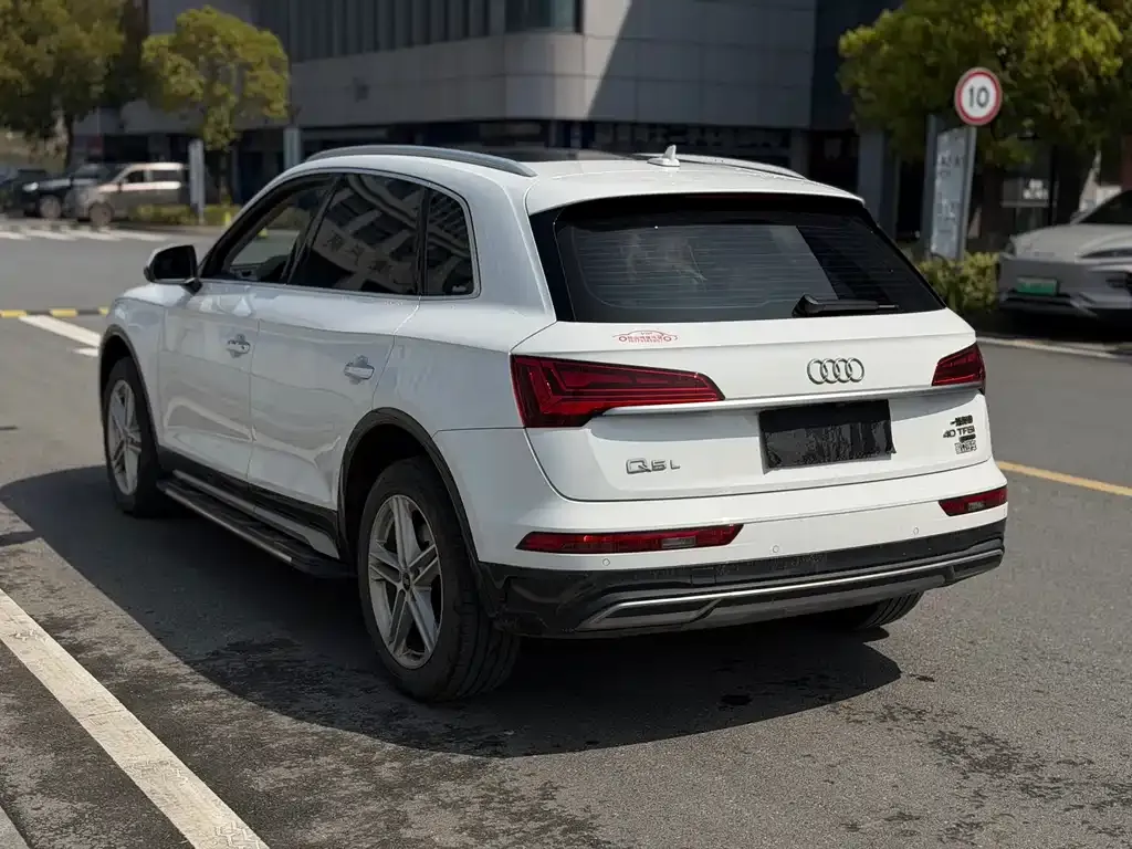 Audi Q5L — фото 3