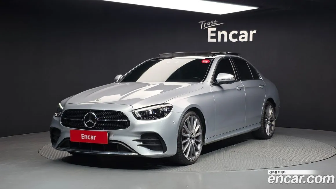 Mercedes-Benz E-Class — фото 1