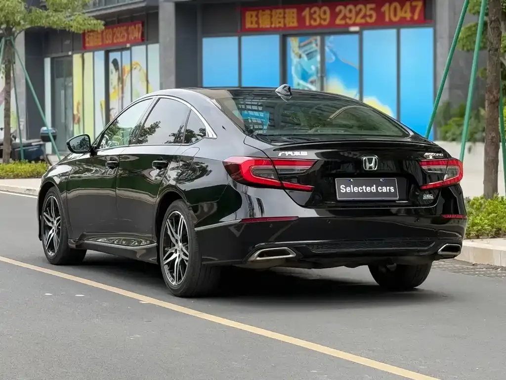 Honda Accord — фото 10