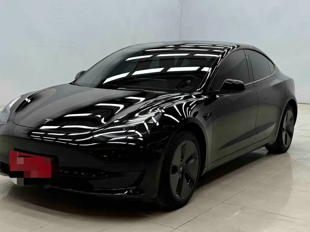 Tesla Model 3 — фото 1