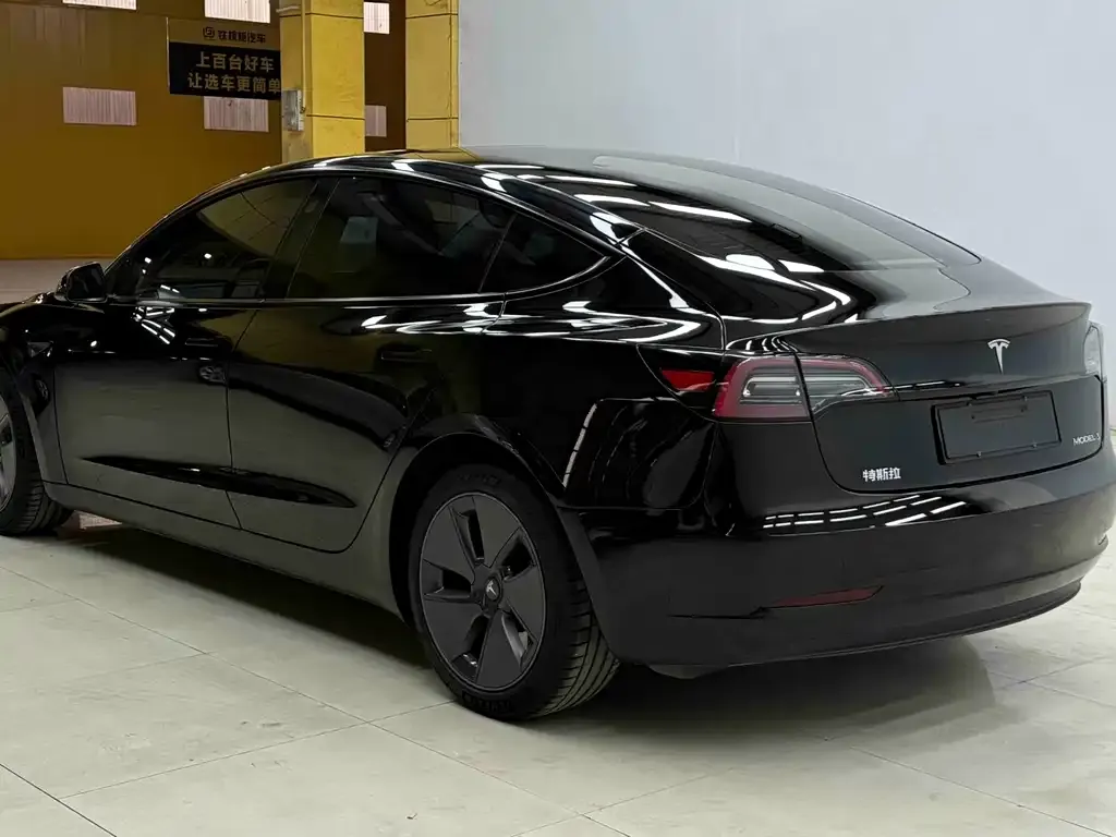 Tesla Model 3 — фото 7