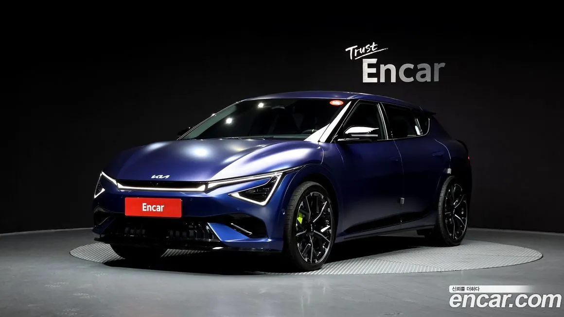 Kia EV6 — фото 1