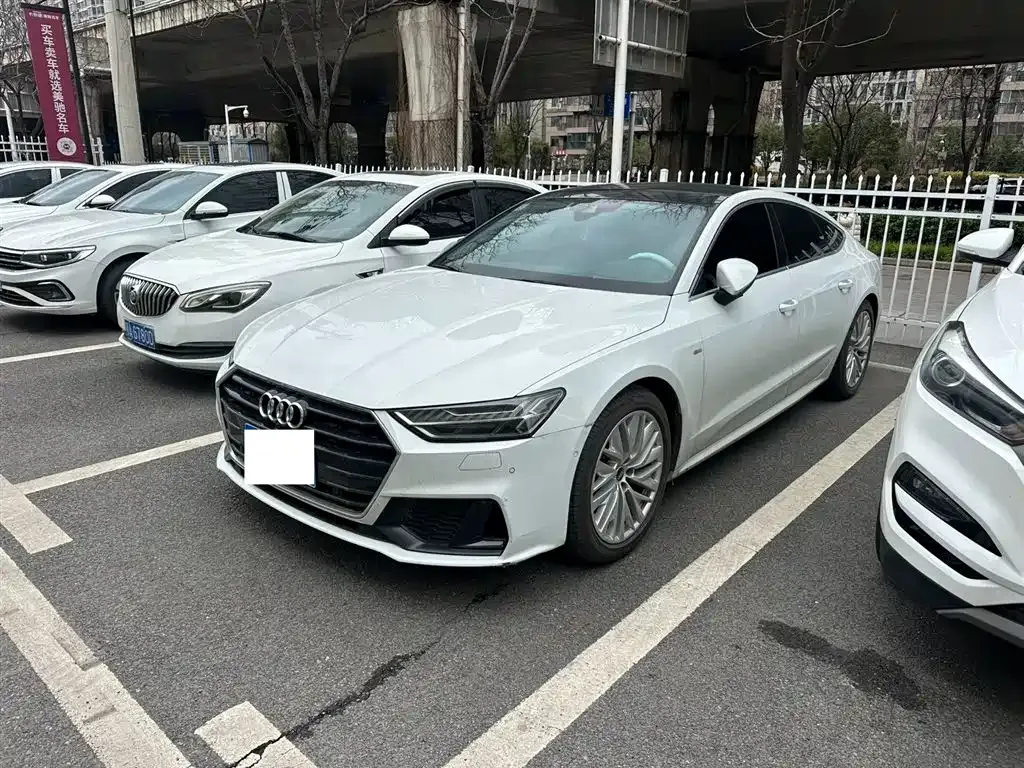 Audi A7 2021 из CN, фото 1