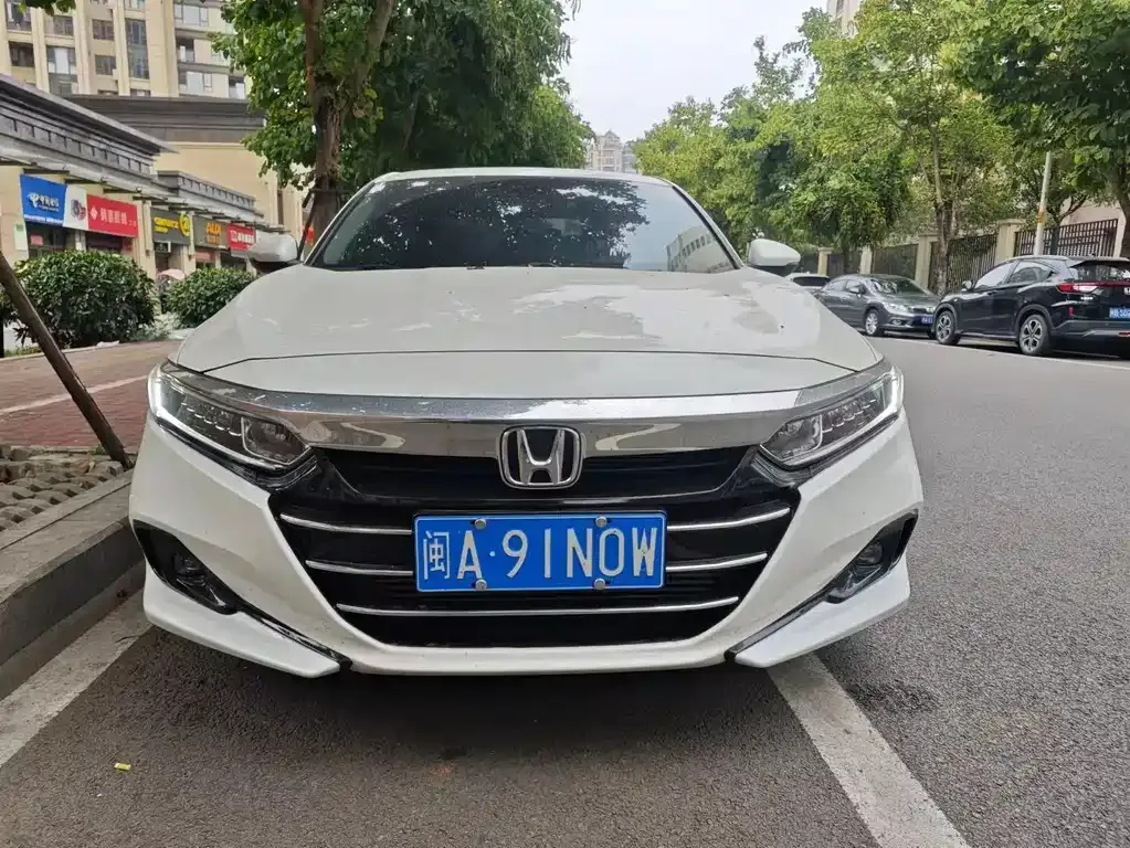Honda Accord — фото 8