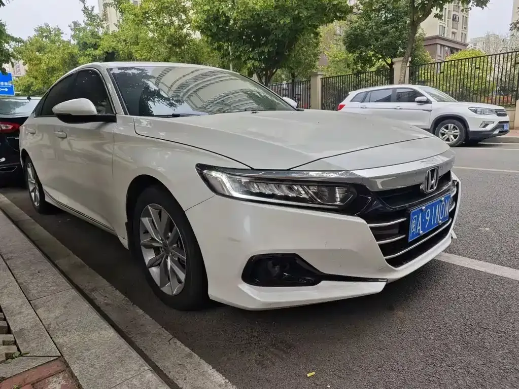 Honda Accord — фото 9