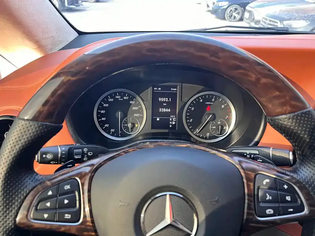 Mercedes-Benz Vito 2023 из CN, фото 3