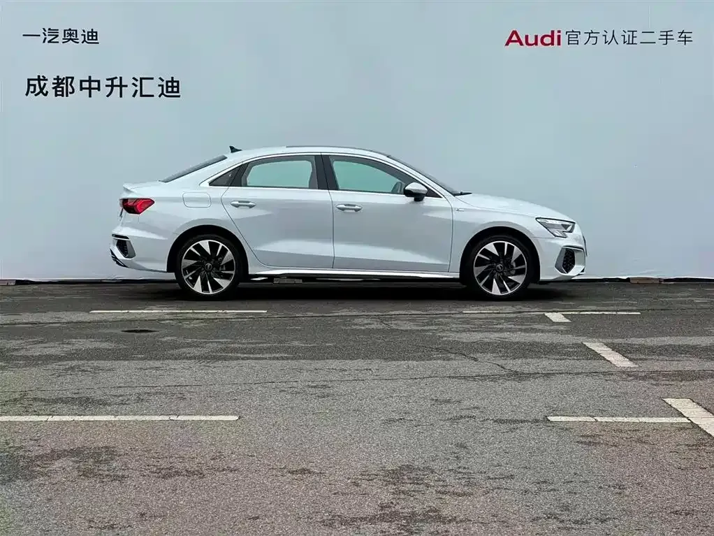Audi A3 2024 из CN, фото 5