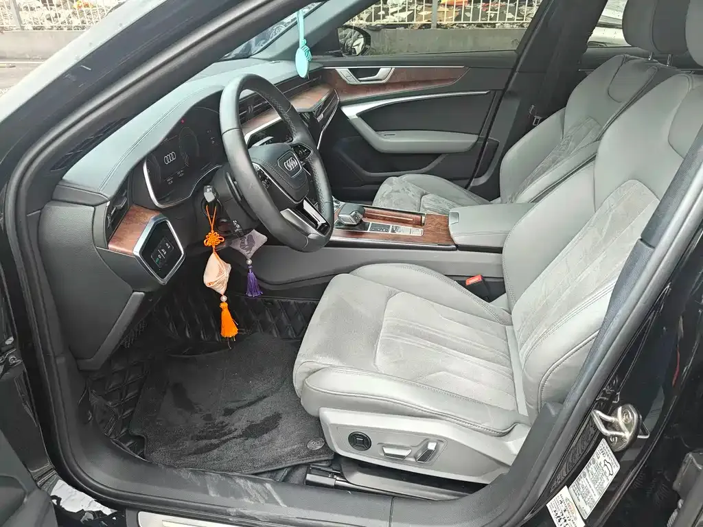 Audi A6L 2022 из CN, фото 8