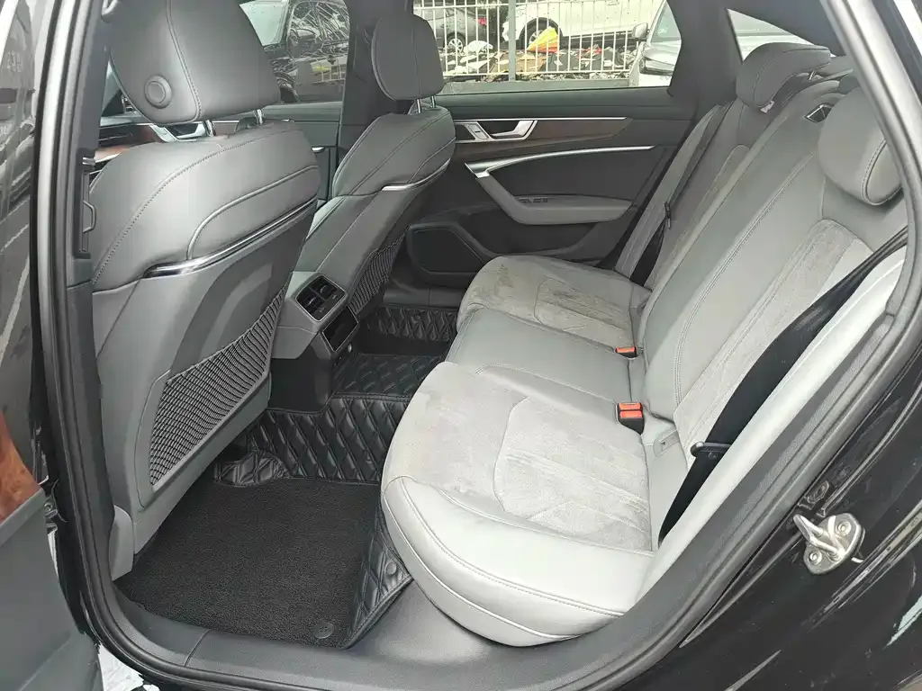 Audi A6L 2022 из CN, фото 6