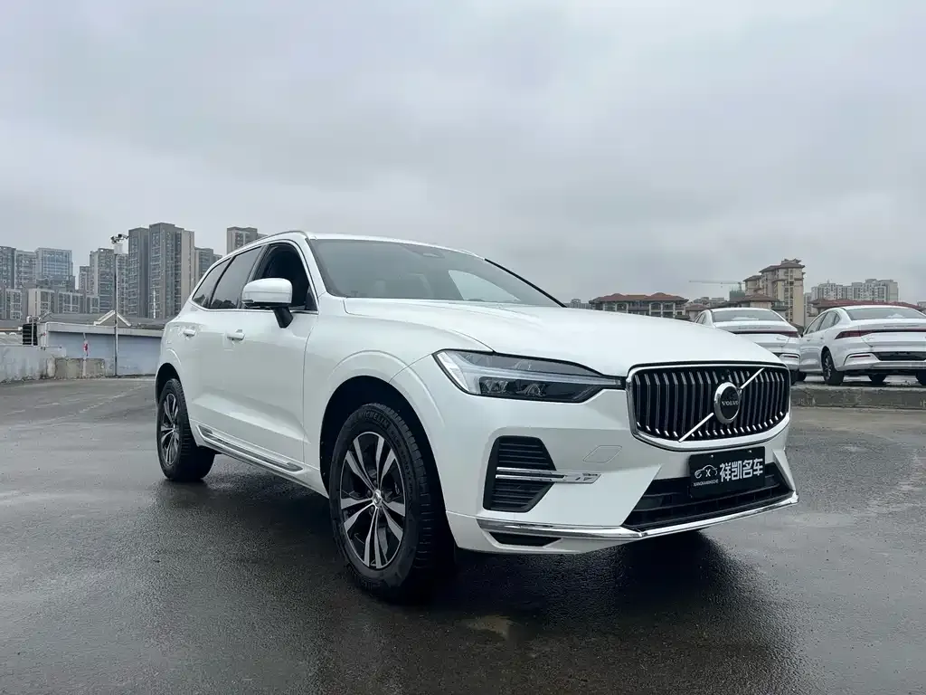 Volvo XC60 — фото 9
