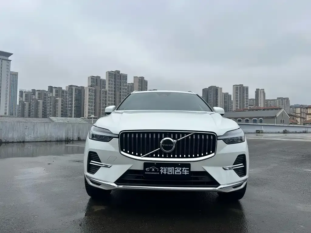 Volvo XC60 — фото 7