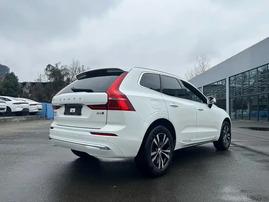 Volvo XC60 — фото 5