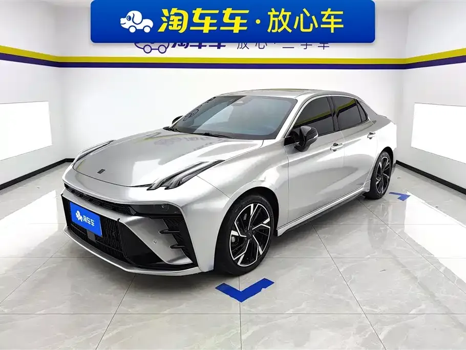 Lynk & Co 03