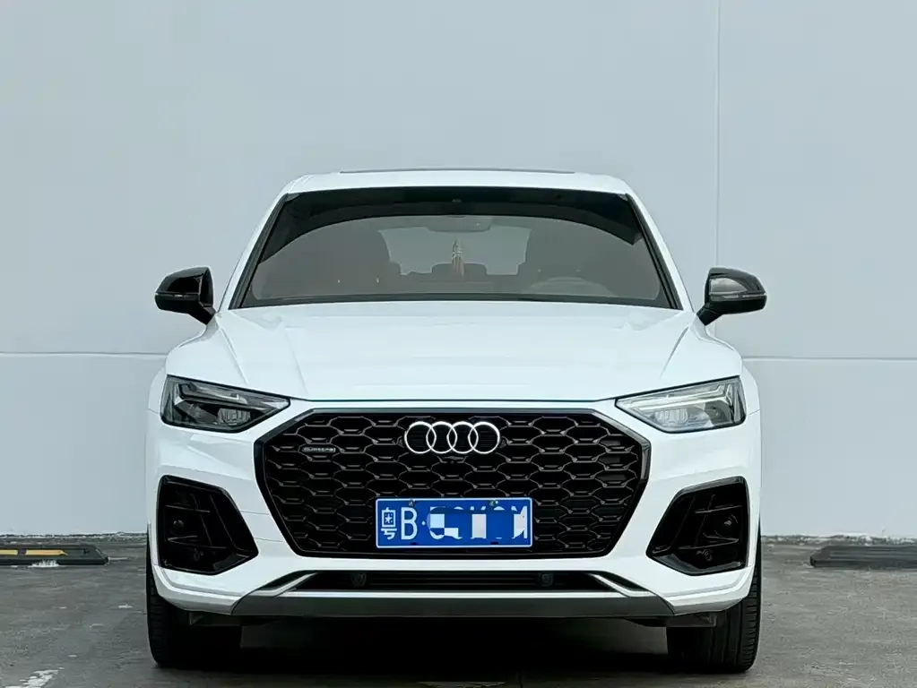 Audi Q5L Sportback 2022 из CN, фото 4