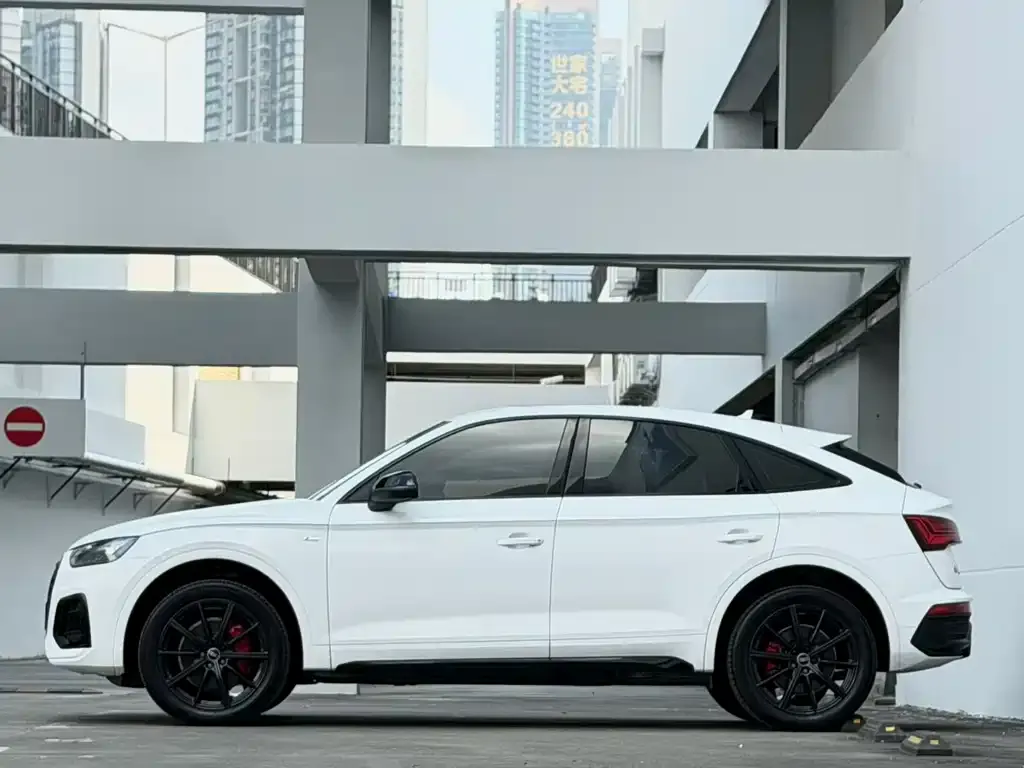 Audi Q5L Sportback 2022 из CN, фото 5