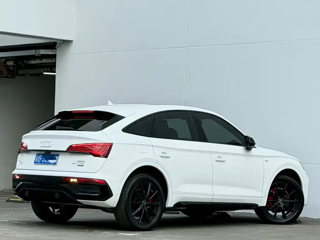 Audi Q5L Sportback 2022 из CN, фото 2