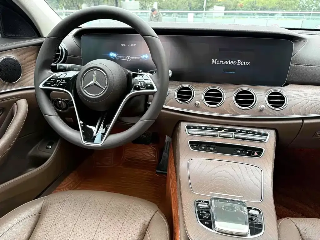 Mercedes-Benz E-Class — фото 10