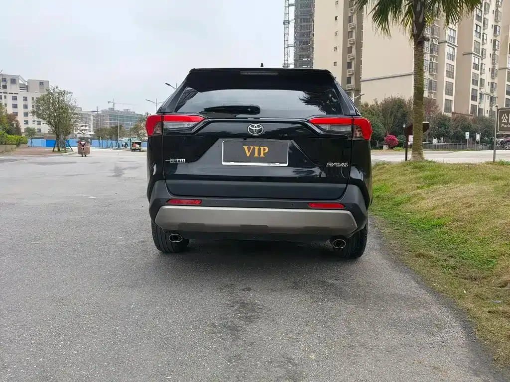 Toyota RAV4 2023 из CN, фото 8
