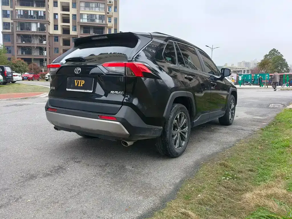Toyota RAV4 2023 из CN, фото 9