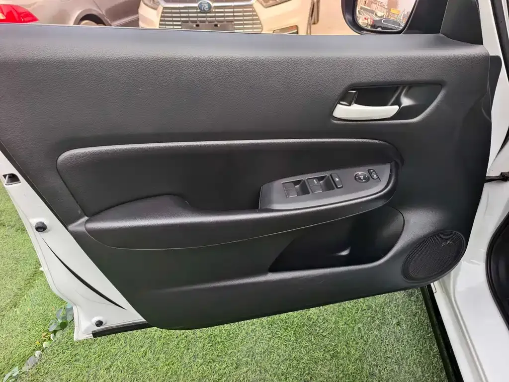 Honda Fit — фото 8