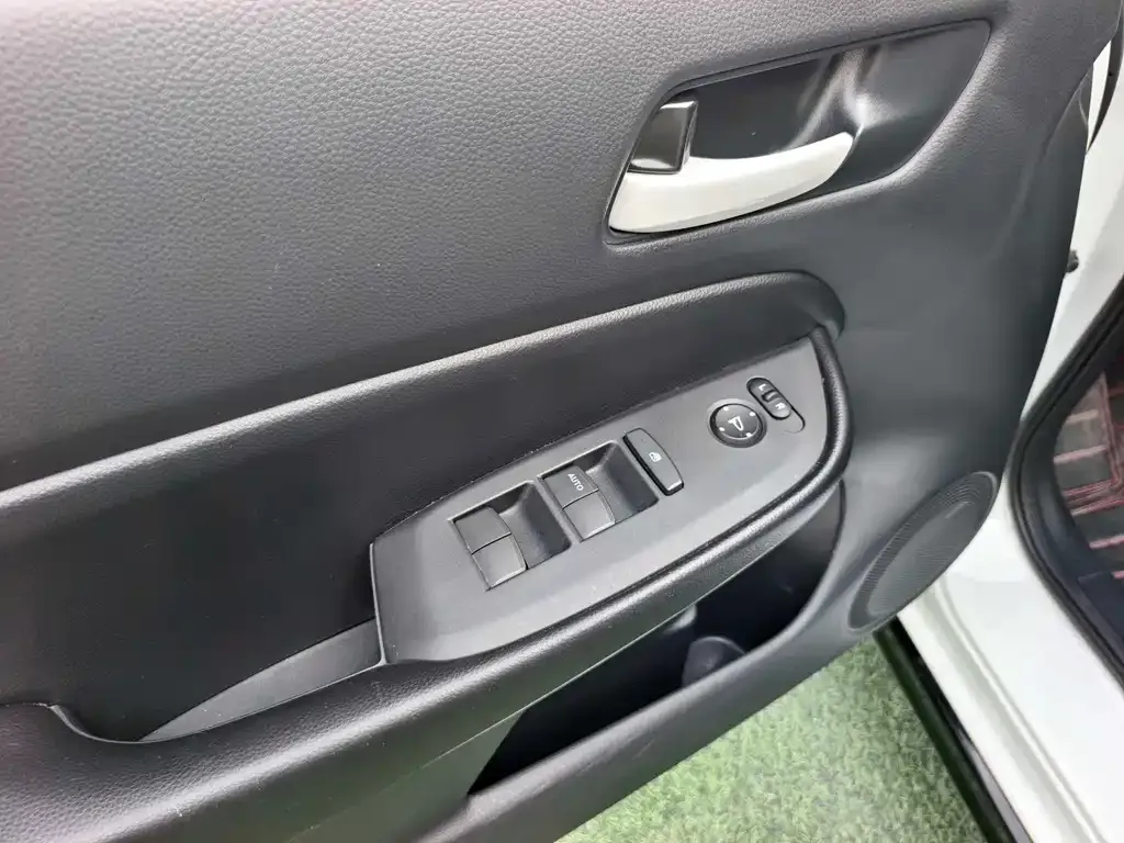 Honda Fit — фото 7