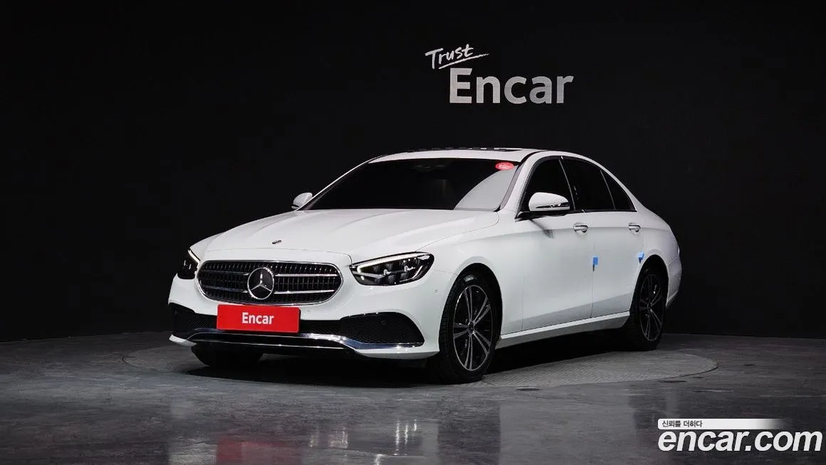 Mercedes-Benz E-Class — фото 1