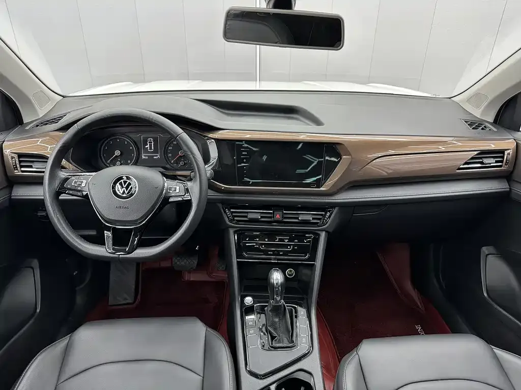 Volkswagen Tharu — фото 2