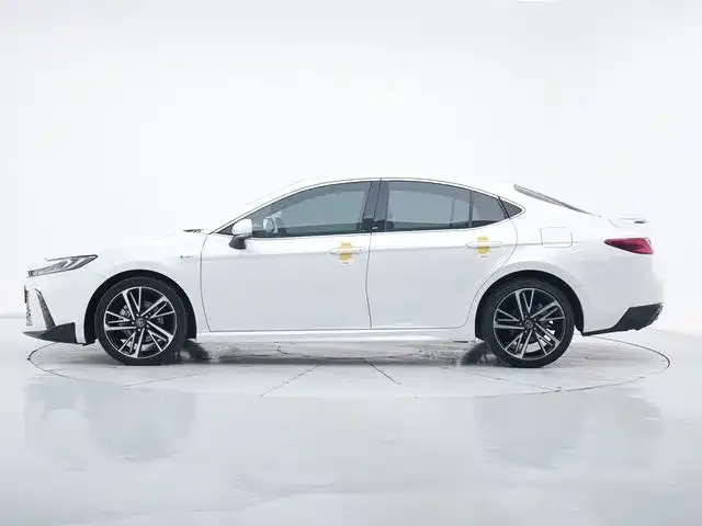 Toyota Camry 2024 из CN, фото 2
