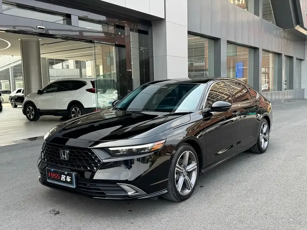 Honda Accord — фото 1