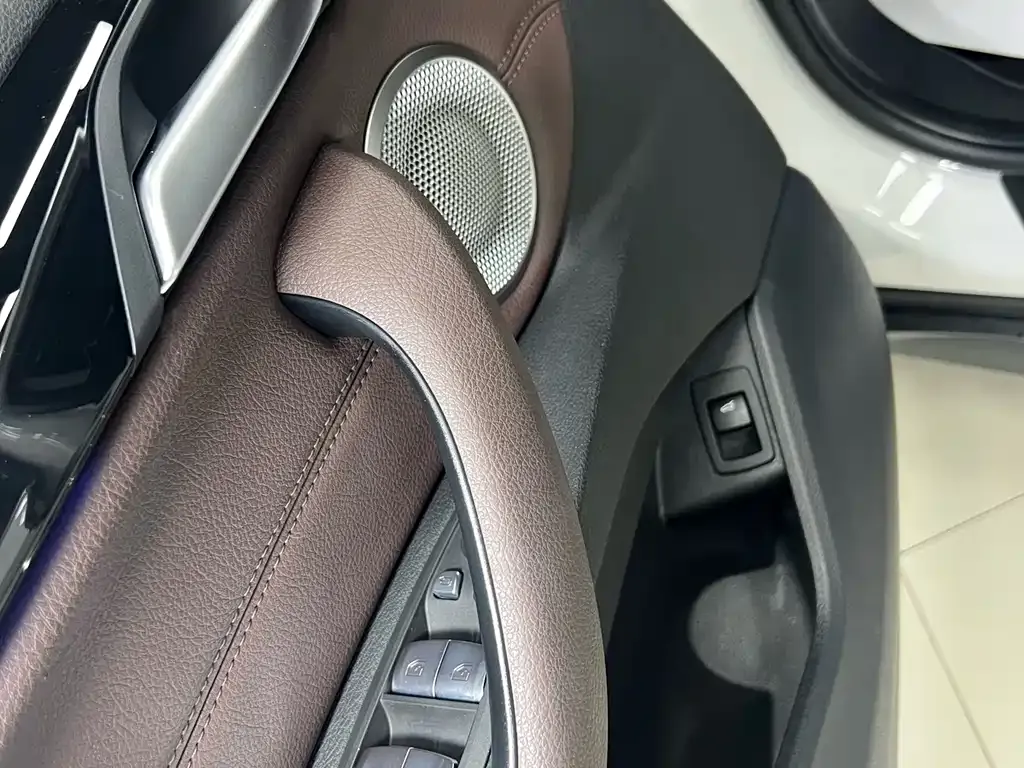 BMW X1 — фото 2