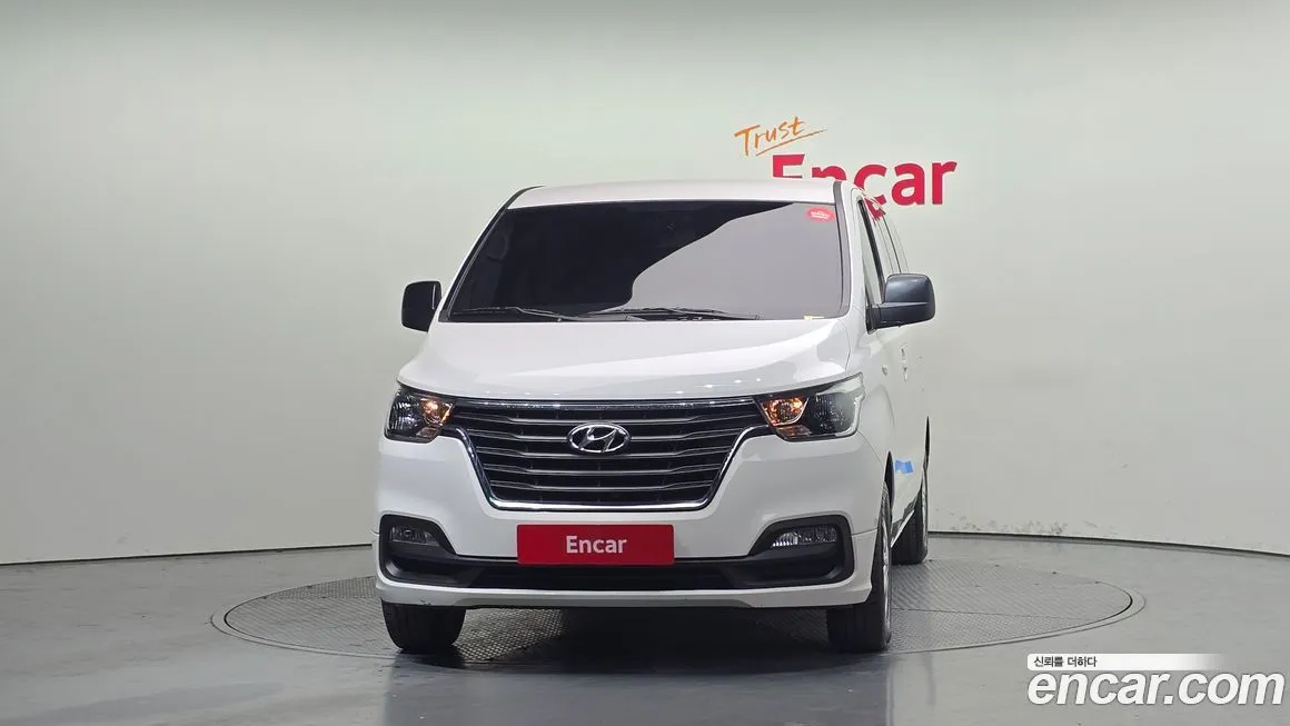 Hyundai Starex — фото 3