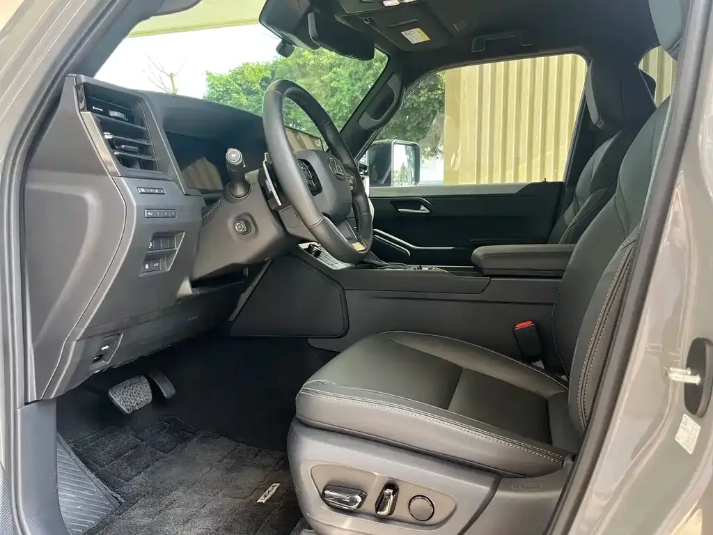 Lexus GX 2025 из CN, фото 3