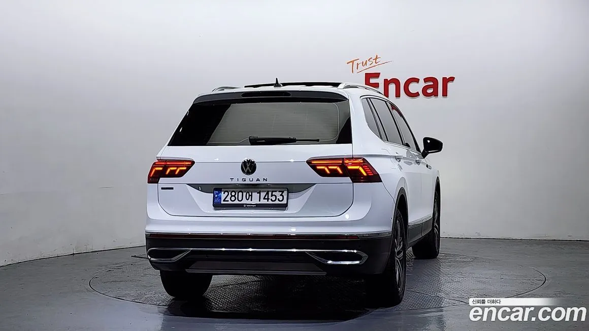 Volkswagen Tiguan — фото 6