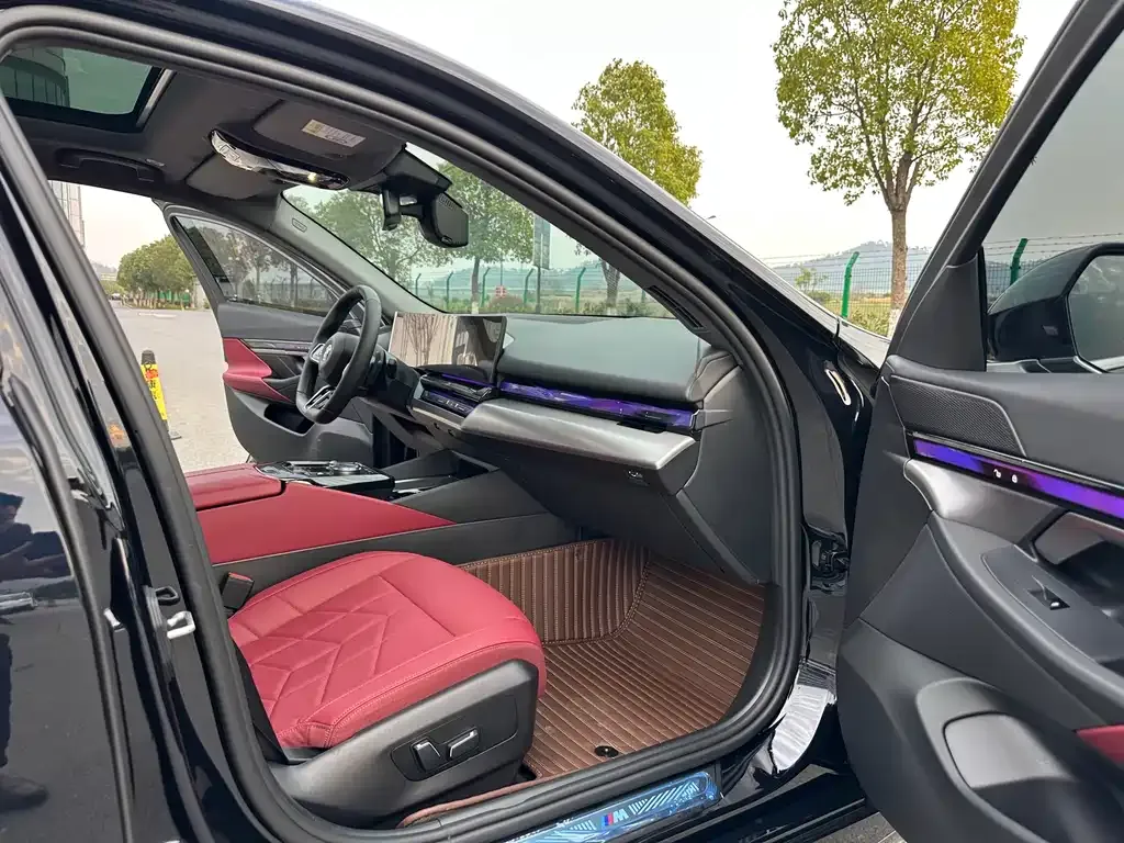 BMW 5 Series — фото 10