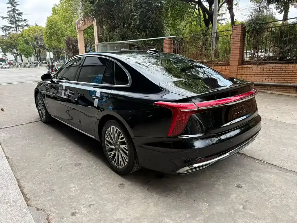 Hongqi H5 — фото 7