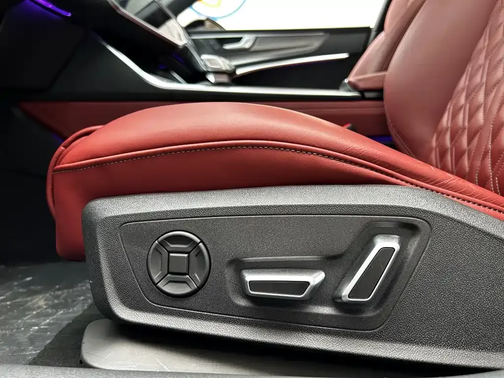 Audi A7L — фото 10